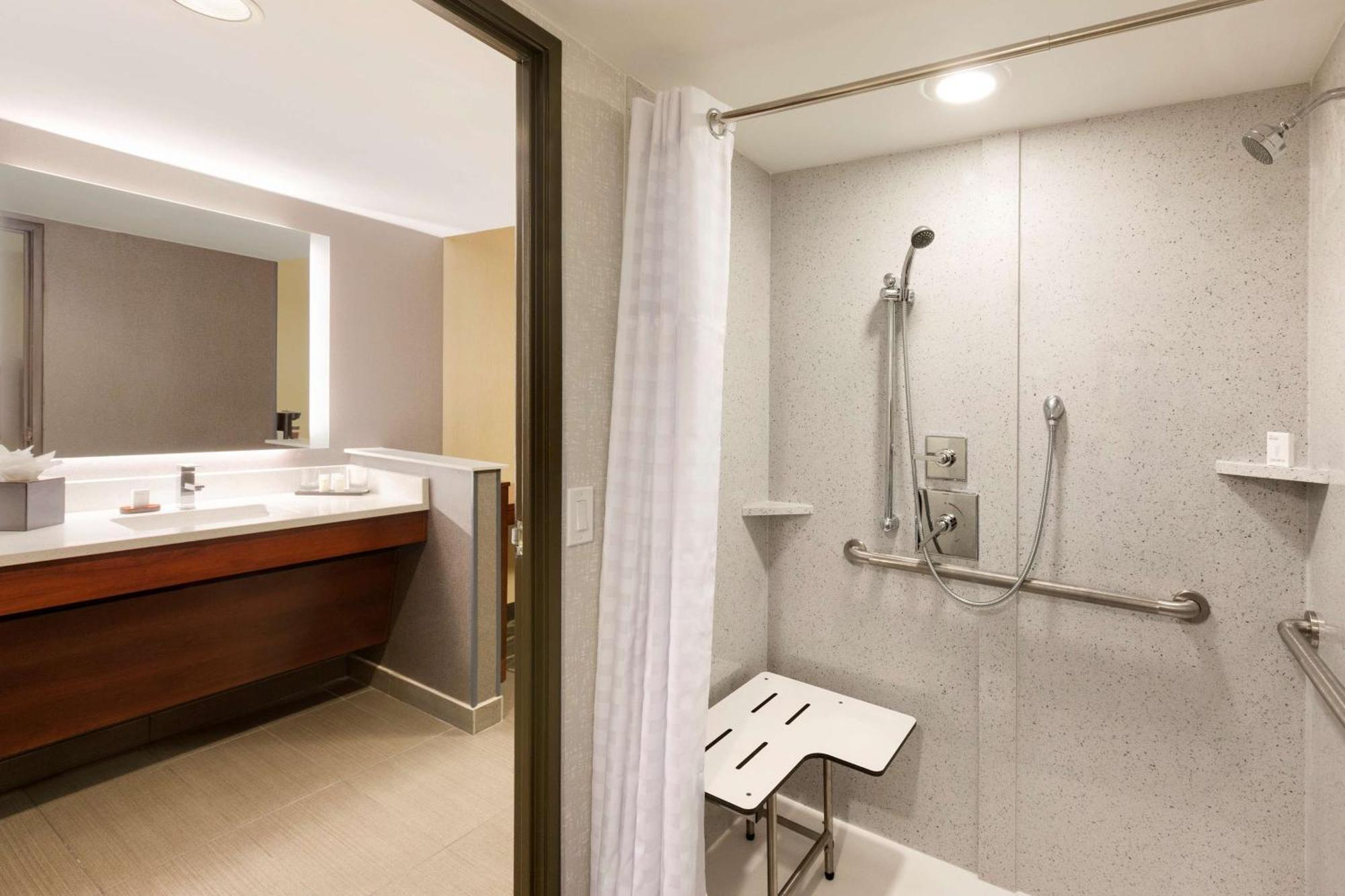 Embassy Suites By Hilton Atlanta Airport College Park Zewnętrze zdjęcie