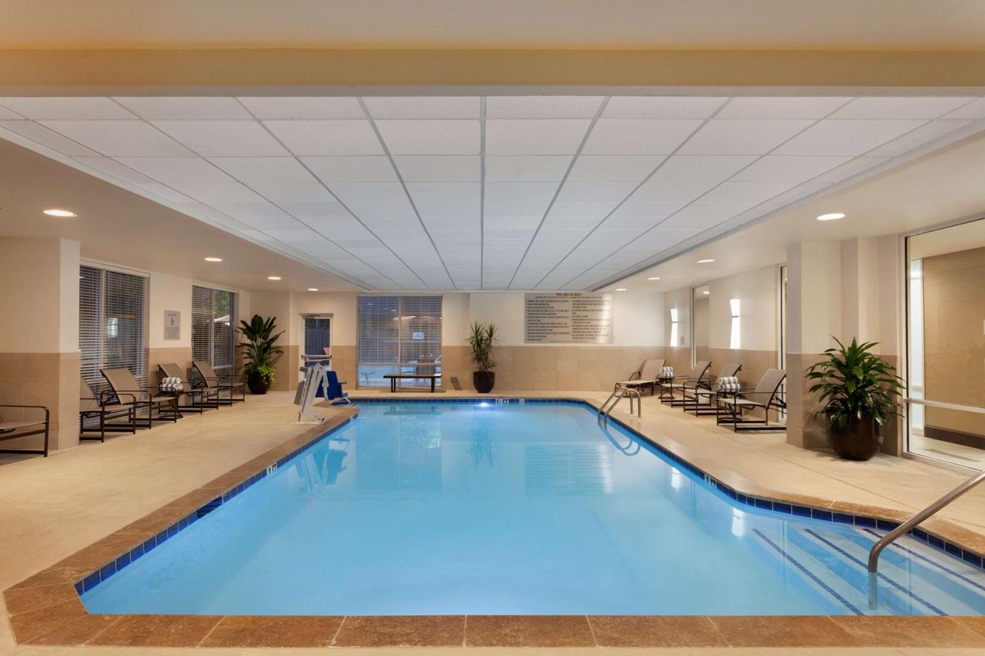 Embassy Suites By Hilton Atlanta Airport College Park Zewnętrze zdjęcie